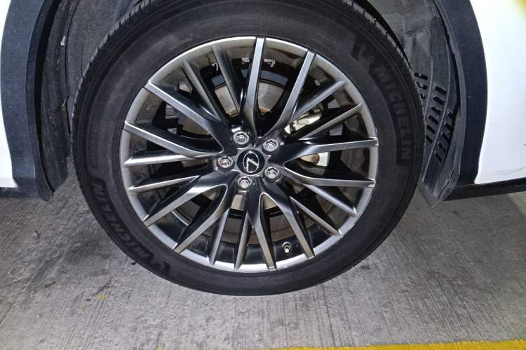 Used Lexus RX 2016 300 4x4 F SPORT Version China V Standard Right Front Wheel Hub