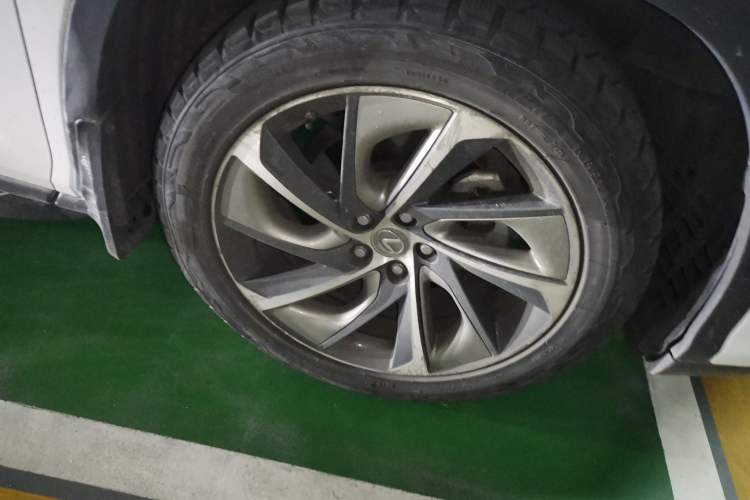 Used Lexus RX 2016 300 4x4 Elegant Edition China V-standard Right Front Wheel Hub