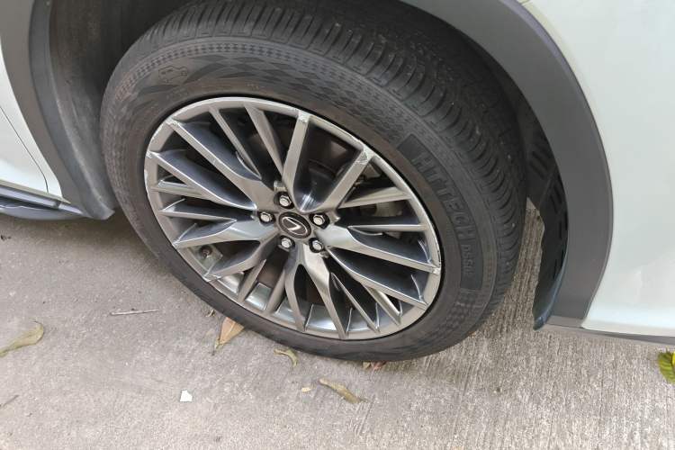Used Lexus RX 2016 300 4x4 F SPORT Version China V Standard Right Front Wheel Hub