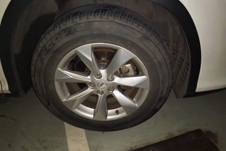 Used Lexus RX 2016 300 Two-Wheel Drive Elite Version China V Standard Right Front Wheel Hub