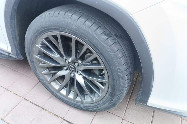 Used Lexus RX 2016 300 4x4 F SPORT Version China V Standard Right Front Wheel Hub