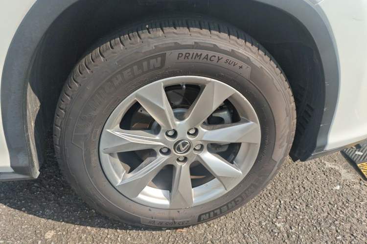 Used Lexus RX 2016 300 Two-Wheel Drive Elite Version China V Standard Right Front Wheel Hub