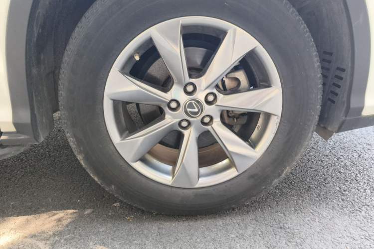 Used Lexus RX 2016 300 Two-Wheel Drive Elite Version China V Standard Right Front Wheel Hub