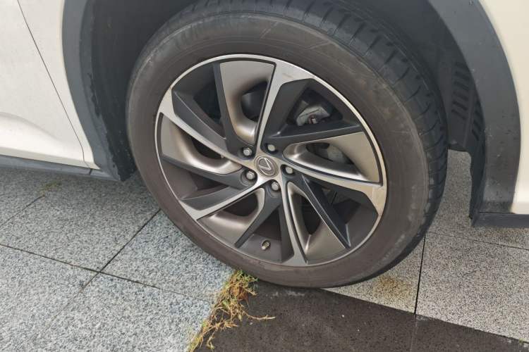 Used Lexus RX 2016 300 4x4 Elegant Edition China V-standard Right Front Wheel Hub