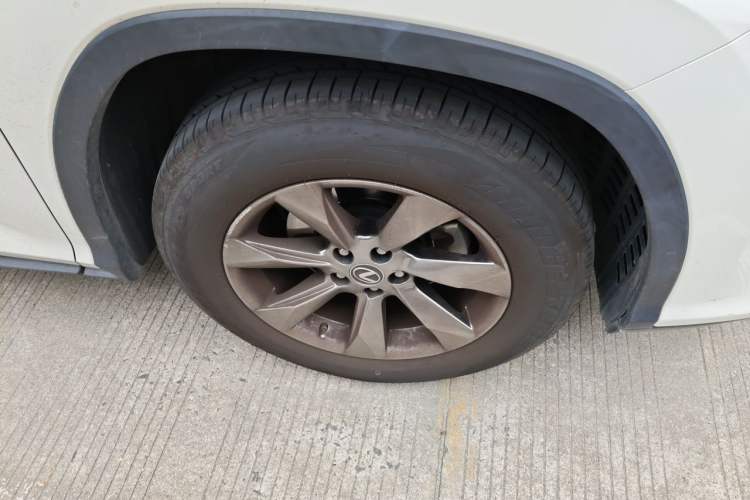 Used Lexus RX 2016 300 Two-Wheel Drive Elite Version China V Standard Right Front Wheel Hub