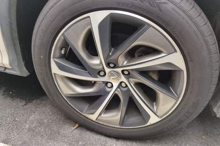 Used Lexus RX 2016 300 4x4 Elegant Edition China V-standard Right Front Wheel Hub