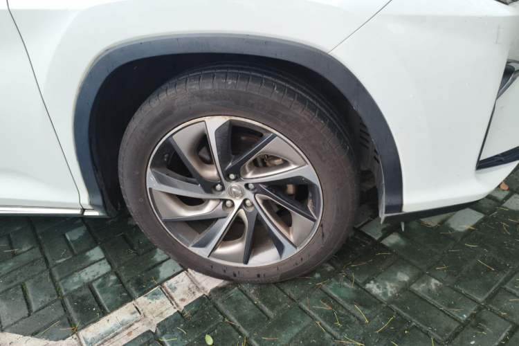 Used Lexus RX  Right Front Wheel Hub