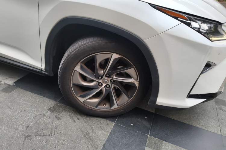 Used Lexus RX 2016 300 4x4 Elegant Edition China V-standard Right Front Wheel Hub
