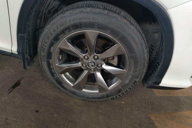 Used Lexus RX 2016 300 Two-Wheel Drive Elite Edition China VI Standard Right Front Wheel Hub