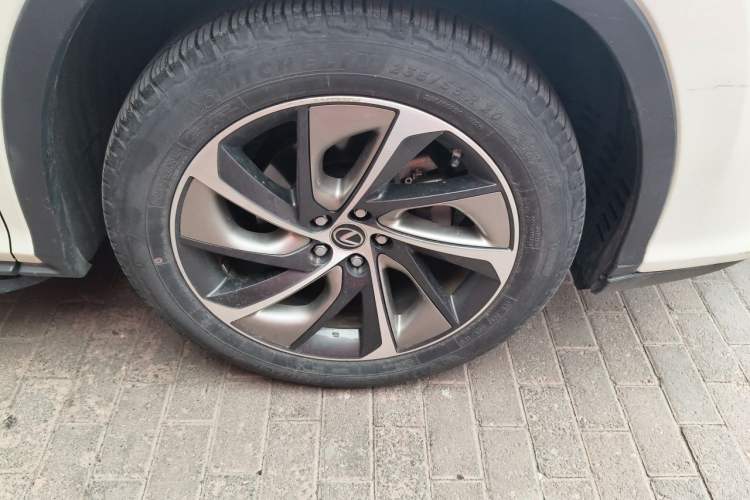 Used Lexus RX 2016 300 4x4 Elegant Edition China VI Right Front Wheel Hub