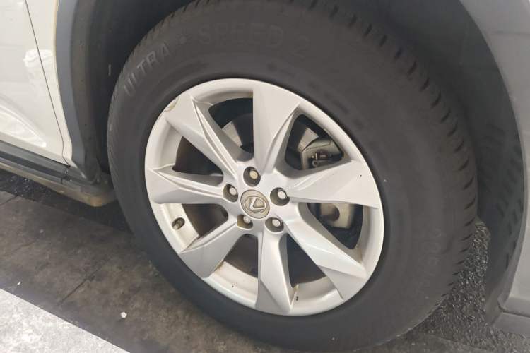 Used Lexus RX 2016 300 Two-Wheel Drive Comfort Edition China V Standard Right Front Wheel Hub