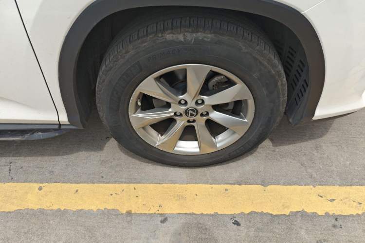 Used Lexus RX 2016 300 Two-Wheel Drive Elite Version China V Standard Right Front Wheel Hub