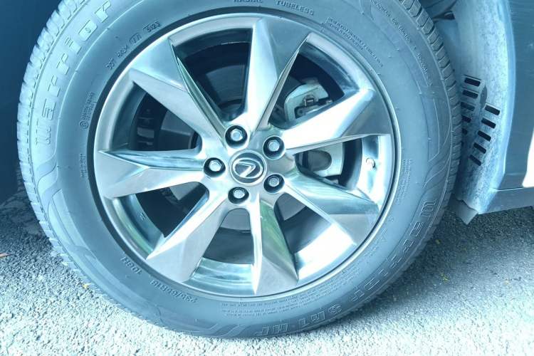 Used Lexus RX 2016 300 Two-Wheel Drive Elite Version China V Standard Right Front Wheel Hub