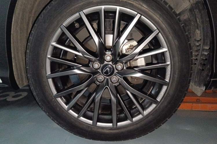 Used Lexus RX 2016 300 4x4 F SPORT Version China V Standard Right Front Wheel Hub