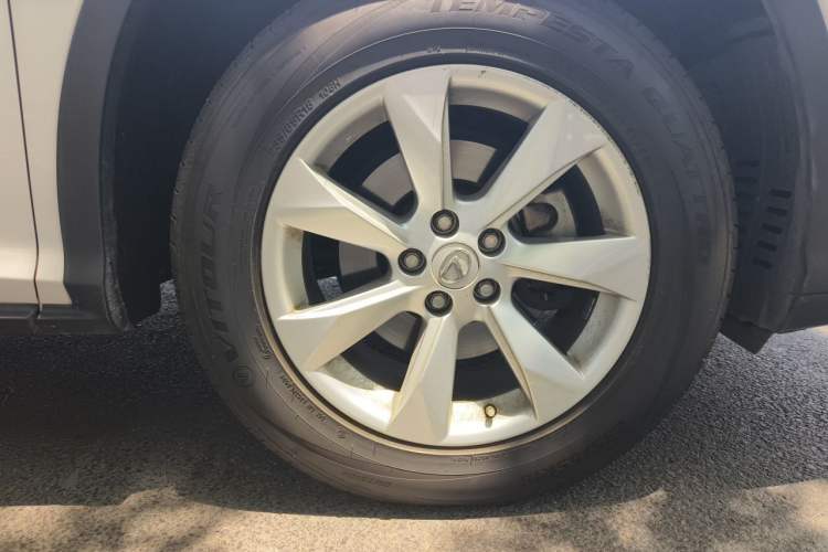 Used Lexus RX 2016 300 Two-Wheel Drive Elite Edition China VI Standard Right Front Wheel Hub