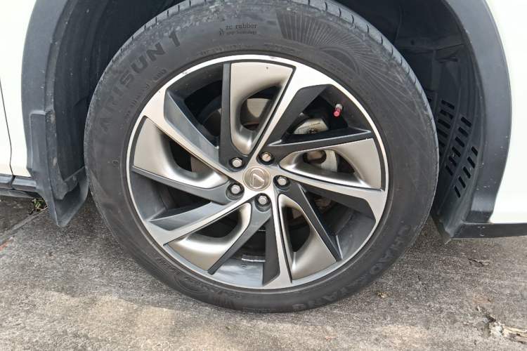 Used Lexus RX 2016 300 4x4 Elegant Edition China V-standard Right Front Wheel Hub