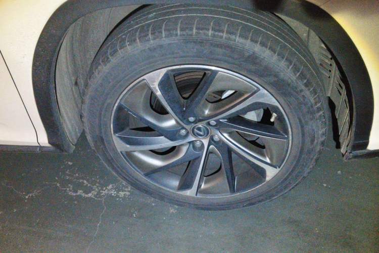 Used Lexus RX 2016 300 4x4 Elegant Edition China VI Right Front Wheel Hub
