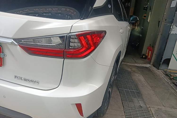 Used Lexus RX 2016 300 4x4 Elegant Edition China V-standard Right Rear Taillight
