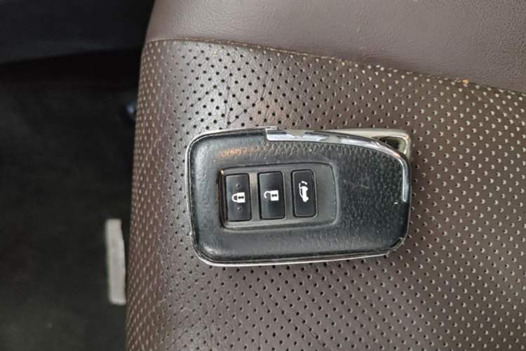 Used Lexus RX 2016 300 4x4 Elegant Edition China VI Vehicle Key
