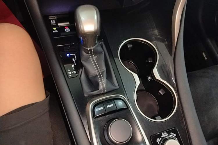 Used Lexus RX 2016 300 Two-Wheel Drive Elite Version China V Standard Gear Lever