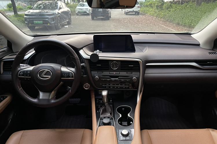 Used Lexus RX 2016 300 Two-Wheel Drive Comfort Edition China V Standard Interior 3