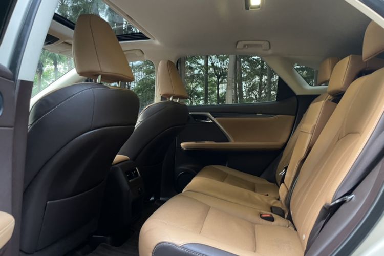 Used Lexus RX 2016 300 Two-Wheel Drive Comfort Edition China V Standard Interior 4