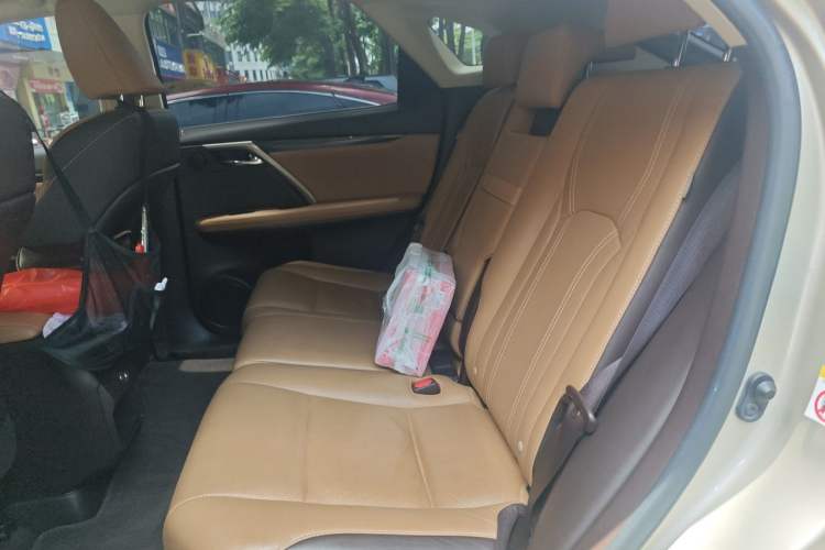 Used Lexus RX 2016 300 4x4 Elegant Edition China VI Left Rear Seat