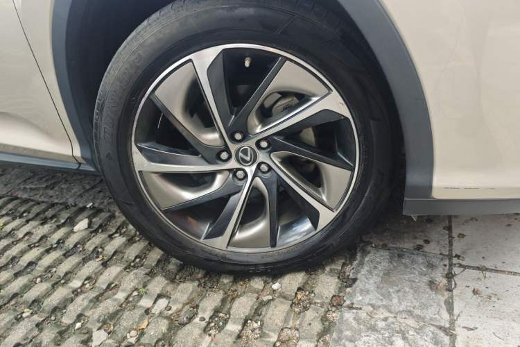 Used Lexus RX 2016 300 4x4 Elegant Edition China VI Right Front Wheel Hub