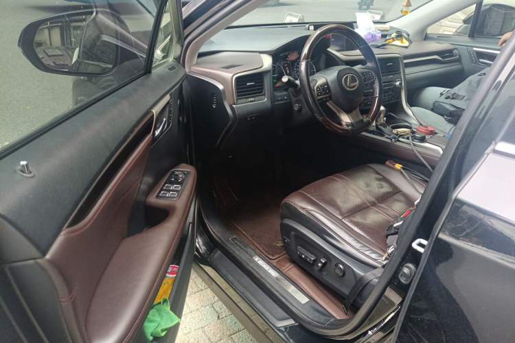 Used Lexus RX 2017 450h Mark Levinson Four-Wheel-Drive Luxury Edition Driver Seat