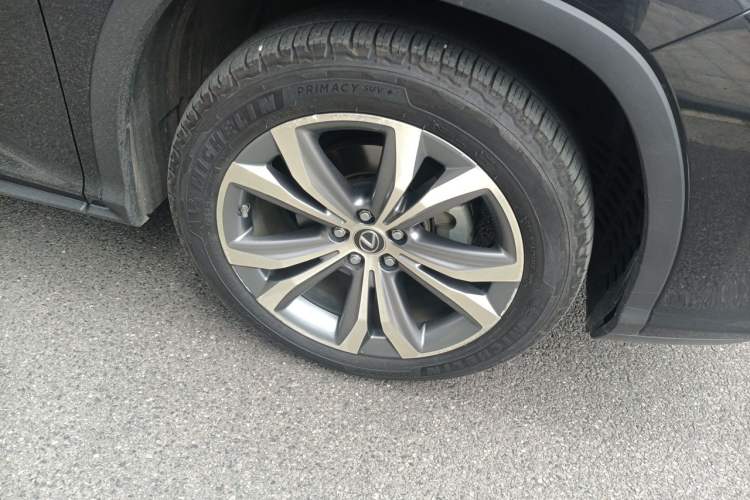 Used Lexus RX 2017 450h Mark Levinson Four-Wheel-Drive Luxury Edition Right Front Wheel Hub