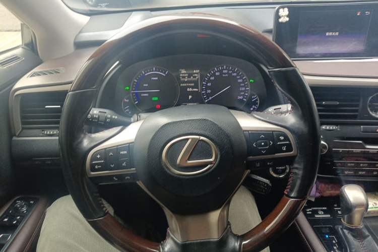 Used Lexus RX 2017 450h Mark Levinson Four-Wheel-Drive Luxury Edition Steering Wheel