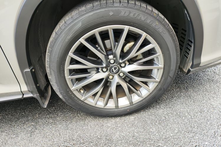 Used Lexus RX 2017 300 with Mark Levinson 4x4 F SPORT Version China V Emission Standard Right Front Wheel Hub