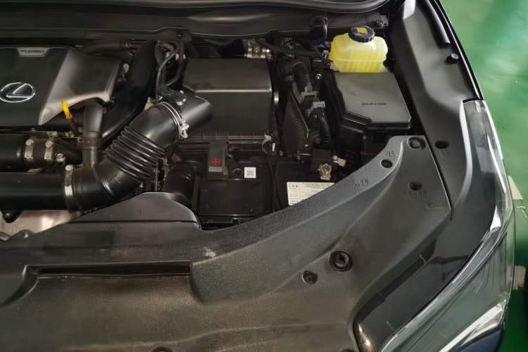 Used Lexus RX 2017 300 with Mark Levinson 4x4 F SPORT Version China VI Standard Engine Bay Left