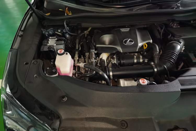 Used Lexus RX 2017 300 with Mark Levinson 4x4 F SPORT Version China VI Standard Engine Bay Right