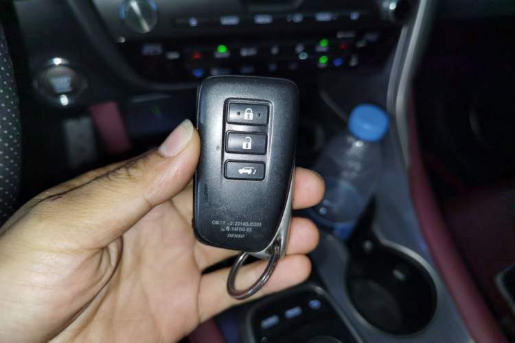 Used Lexus RX 2017 300 with Mark Levinson 4x4 F SPORT Version China VI Standard Vehicle Key