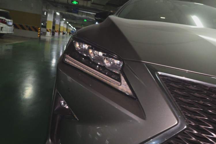 Used Lexus RX 2017 300 with Mark Levinson 4x4 F SPORT Version China V Emission Standard Right Front Headlight