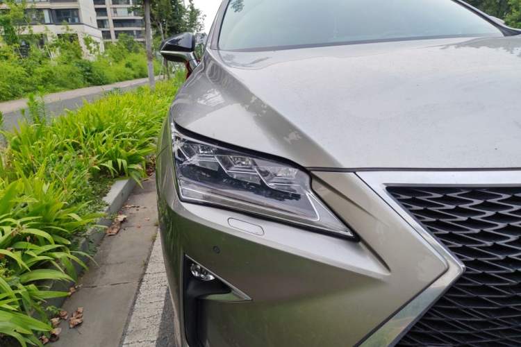 Used Lexus RX 2017 300 with Mark Levinson 4x4 F SPORT Version China V Emission Standard Right Front Headlight