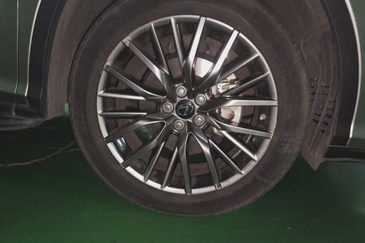 Used Lexus RX 2017 300 with Mark Levinson 4x4 F SPORT Version China V Emission Standard Right Front Wheel Hub