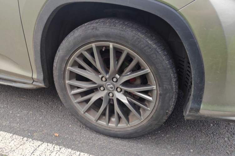Used Lexus RX 2017 300 with Mark Levinson 4x4 F SPORT Version China V Emission Standard Right Front Wheel Hub