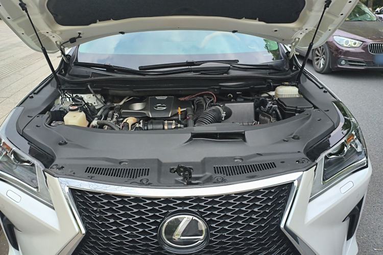 Used Lexus RX  Engine Bay