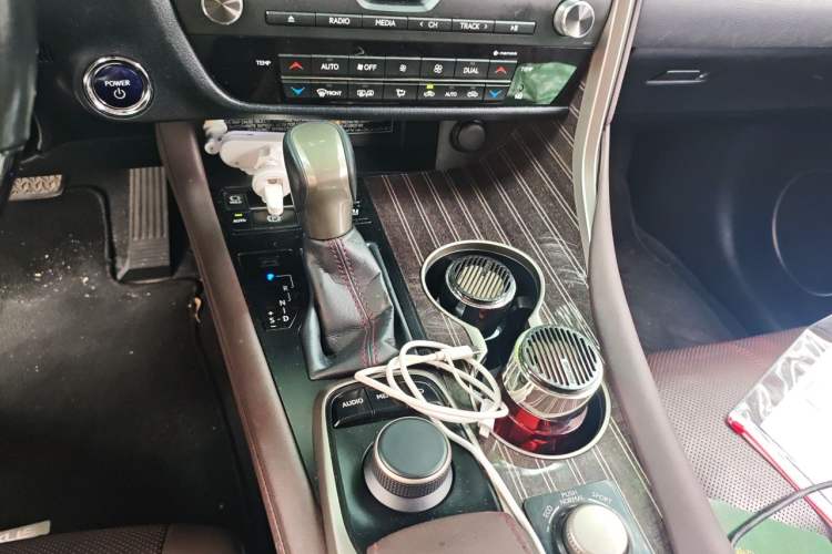 Used Lexus RX 2017 450h Mark Levinson Four-Wheel-Drive Luxury Edition Gear Lever