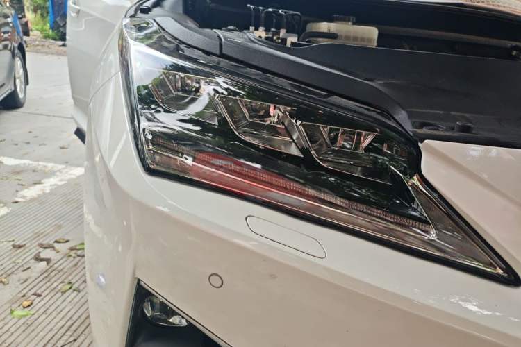 Used Lexus RX 2017 450h Mark Levinson Four-Wheel-Drive Luxury Edition Right Front Headlight