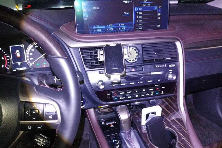 Used Lexus RX 2020 450hL Four-Wheel Drive Prestige Version 6 Seats China VI Standard Audio And AC Panel