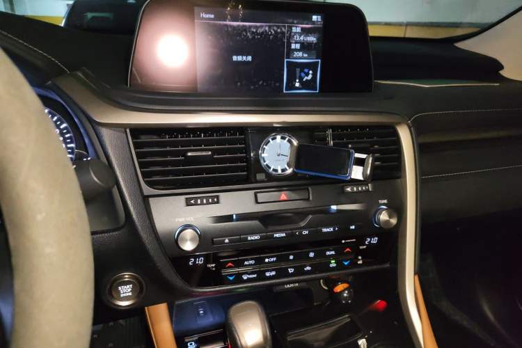 Used Lexus RX 2020 Revised Version 300 Two-Wheel Drive Comfort Edition Audio And AC Panel