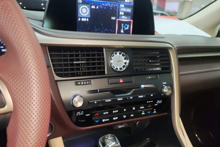 Used Lexus RX 2020 300 Two-Wheel Drive Elite Edition China VI Standard Audio And AC Panel