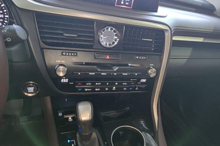 Used Lexus RX 2020 Revised Version 300 Two-Wheel Drive Comfort Edition Audio And AC Panel