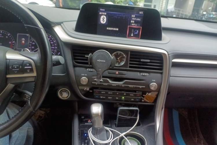 Used Lexus RX 2020 300 Two-Wheel Drive Elite Edition China VI Standard Audio And AC Panel