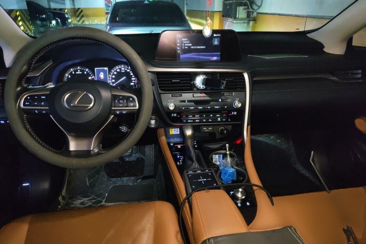 Used Lexus RX 2020 Revised Version 300 Two-Wheel Drive Comfort Edition Center Console