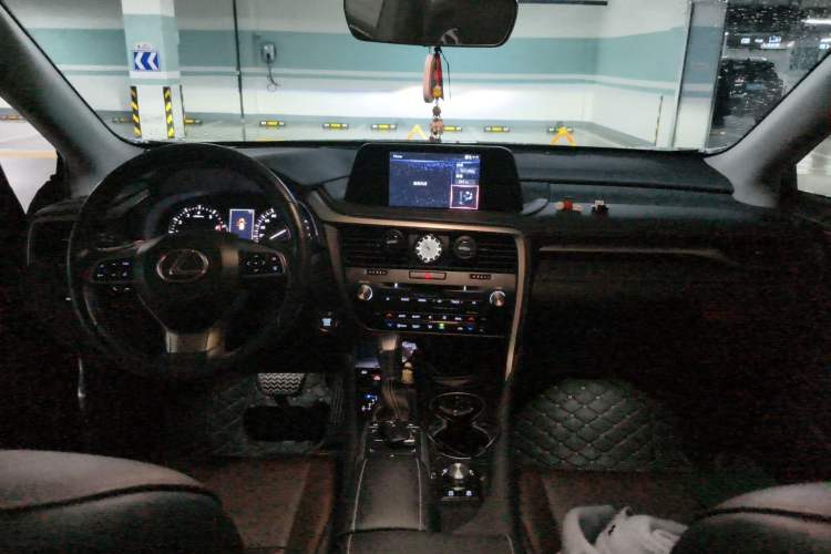 Used Lexus RX 2020 Revised Version 300 Two-Wheel Drive Elite Edition Center Console