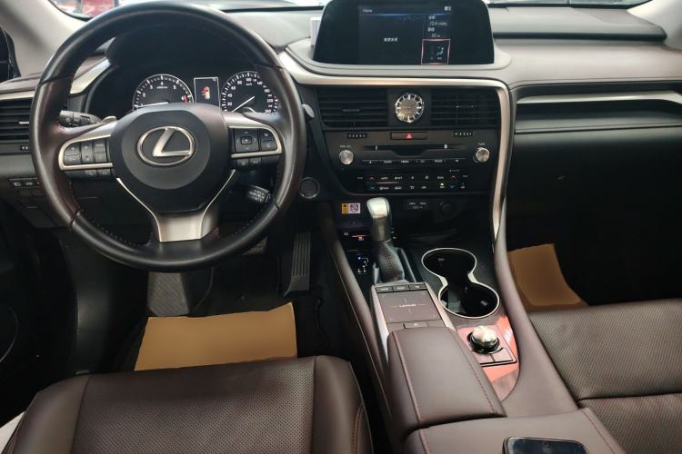 Used Lexus RX 2020 Facelifted 300 4x4 Elegant Edition Center Console